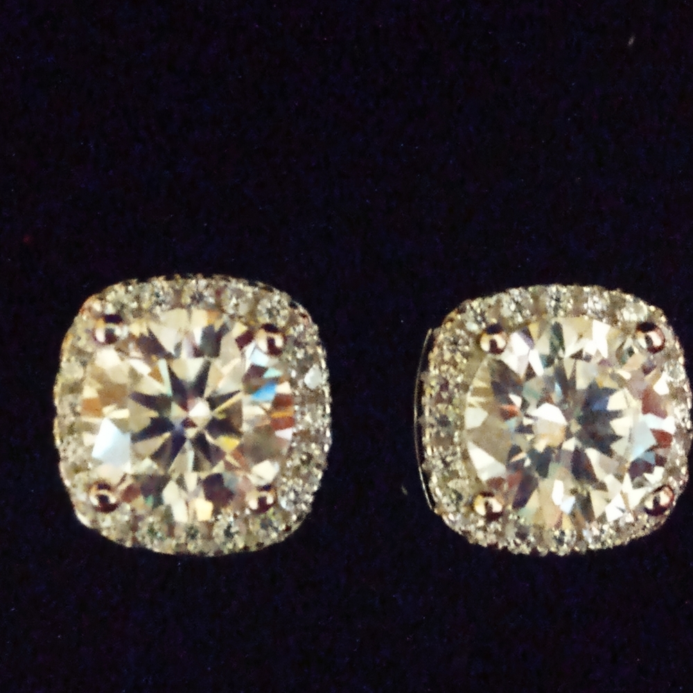 2 carat moissanite earrings new with certificate of authenticity